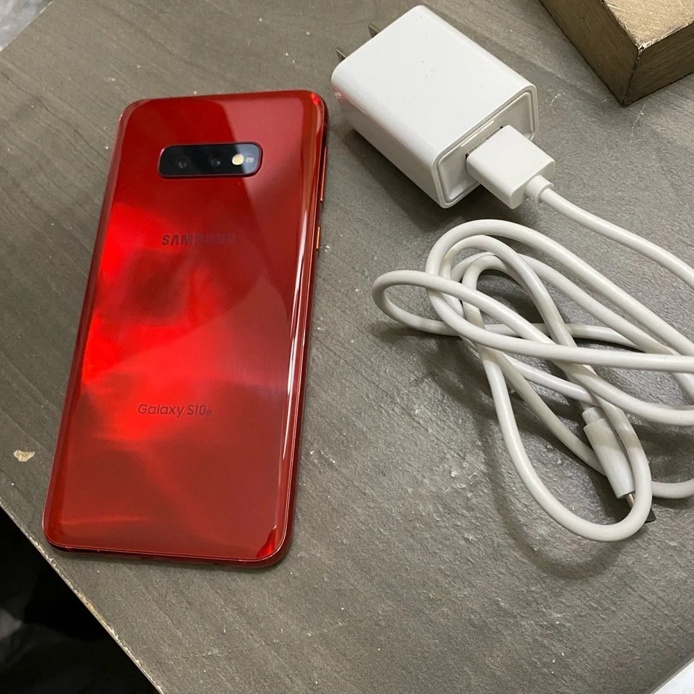 Samsung Galaxy S10e - 128GB unlocked for any company